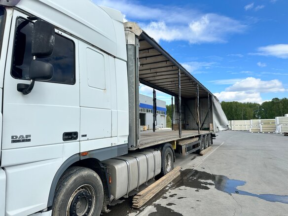 2017 Schmitz Cargobull 9084, серый, 1950000 рублей - вид 2