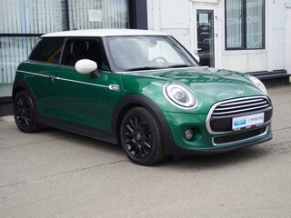 2021 Mini Hatch Cooper III (F55/F56) Рестайлинг, зелёный, 1650000 рублей, вид 3