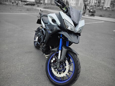 2015 Yamaha MT-09 Tracer (FJ-09), серебристый, 785000 рублей, вид 1