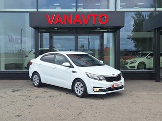 2017 Kia Rio III Рестайлинг, белый, 1125000 рублей, вид 3