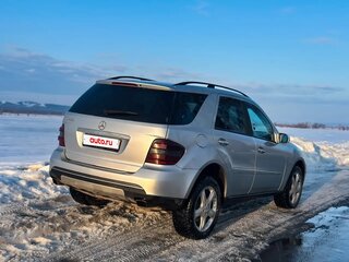 2005 Mercedes-Benz M-Класс 350 II (W164), серебристый, 1050000 рублей, вид 5