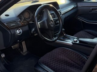 2010 Mercedes-Benz E-Класс 200 5G-Tronic IV (W212, S212, C207), чёрный, 1530000 рублей, вид 5