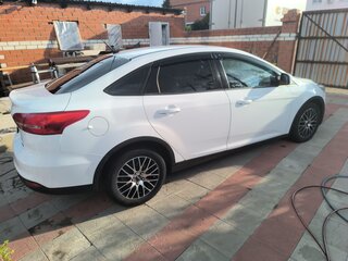 2016 Ford Focus III Рестайлинг, белый, 850000 рублей, вид 3