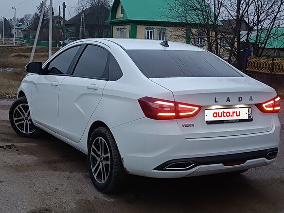 2024 Lada (ВАЗ) Vesta I Рестайлинг (NG), белый, 1250000 рублей - вид 3