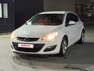 2014 Opel Astra J Рестайлинг, белый, 720000 рублей, вид 1