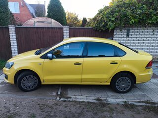 2017 Volkswagen Polo V Рестайлинг, жёлтый, 485000 рублей, вид 5