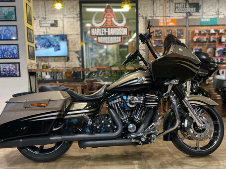 2012 Harley-Davidson CVO Road Glide, серый, 1500000 рублей, вид 1