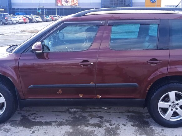2011 Skoda Yeti I, пурпурный, 600000 рублей - вид 3