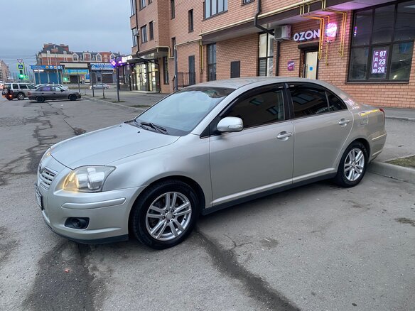 2007 Toyota Avensis II Рестайлинг, серебристый, 850000 рублей - вид 2