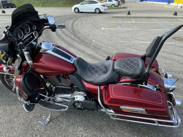 2009 Harley-Davidson Electra Glide, красный, 850000 рублей - вид 4