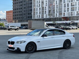 2014 BMW 5 серии 528i xDrive VI (F10/F11/F07) Рестайлинг, белый, 2380000 рублей, вид 3