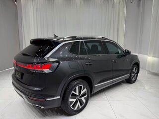 2023 Volkswagen Tayron I Рестайлинг, серебристый, 2300000 рублей, вид 4
