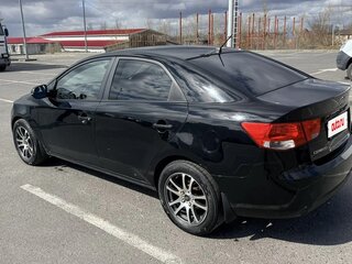 2010 Kia Cerato 6-speed II, чёрный, 390000 рублей, вид 3