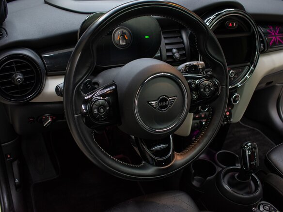 2020 Mini Hatch Cooper S III (F55/F56) Рестайлинг, жёлтый, 2460000 рублей - вид 19