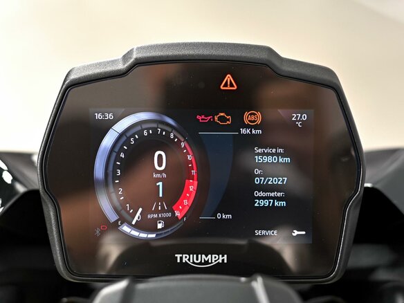 2022 Triumph Speed Triple, чёрный, 1379000 рублей - вид 8
