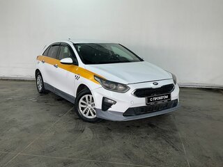 2018 Kia Ceed III, серебристый, 700000 рублей, вид 3