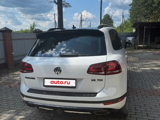 2017 Volkswagen Touareg II Рестайлинг, белый, 4250000 рублей, вид 5