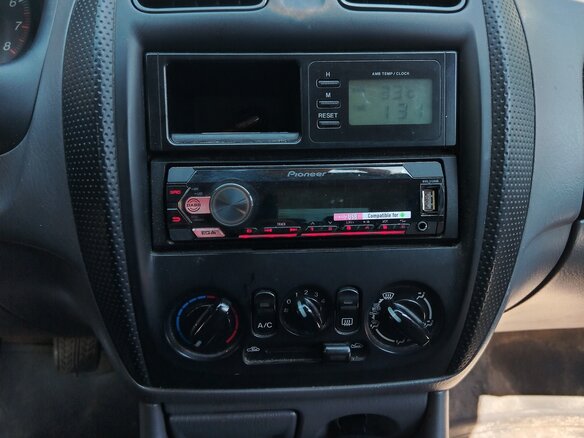 2001 Mazda 323 VI (BJ), серебристый, 110000 рублей - вид 5