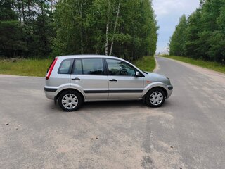 2008 Ford Fusion I Рестайлинг, серебристый, 815000 рублей, вид 3