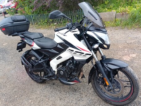2022 Bajaj Pulsar NS 200, белый, 160000 рублей, вид 2