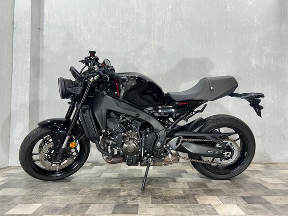 2022 Yamaha XSR900, чёрный, 1030000 рублей - вид 1
