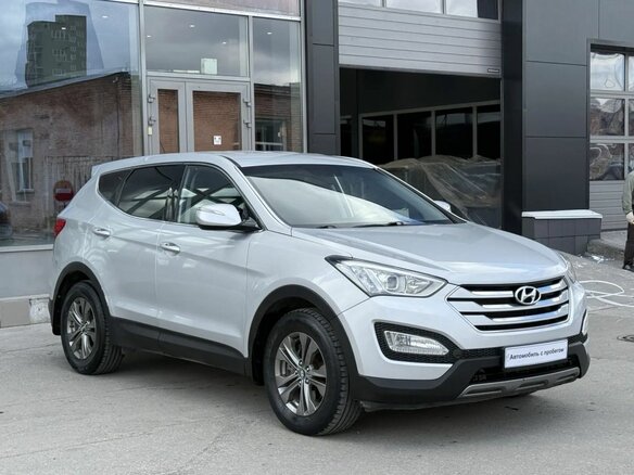 2013 Hyundai Santa Fe III, серебристый, 1560000 рублей - вид 2