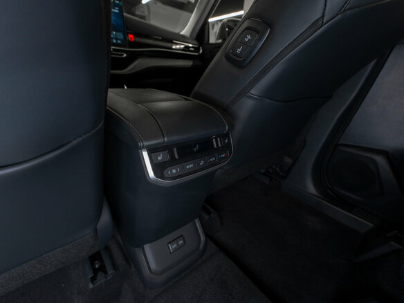2026 Toyota Highlander IV (XU70), белый - вид 14