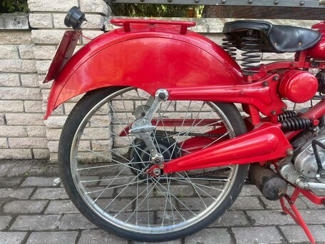 1954 Moto Guzzi 250 TS, красный, 380000 рублей, вид 3