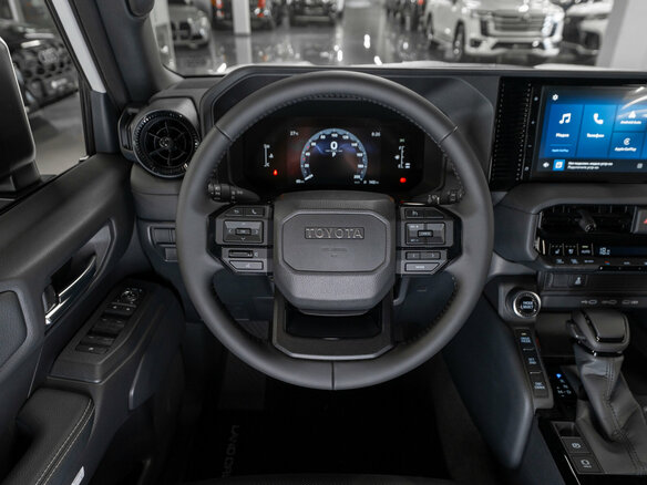 2025 Toyota Land Cruiser Prado 250 Series, белый, 9990000 рублей - вид 9