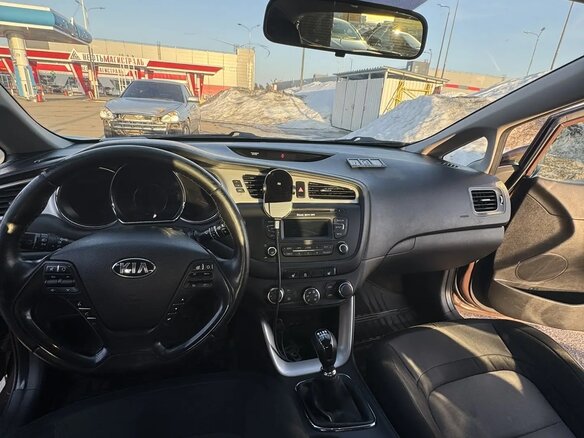 2012 Kia Ceed II, коричневый, 830000 рублей - вид 9
