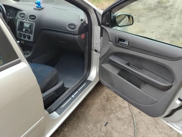 2007 Ford Focus II Рестайлинг, серебристый, 330000 рублей - вид 8