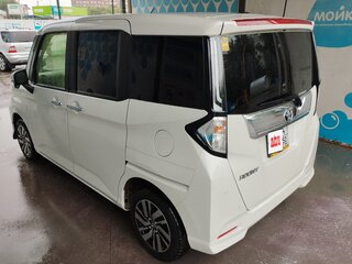2022 Toyota Roomy I Рестайлинг, белый, 1550000 рублей, вид 4