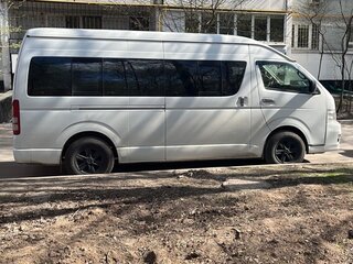 2012 Toyota HiAce H200 Рестайлинг, белый, 2500000 рублей, вид 2