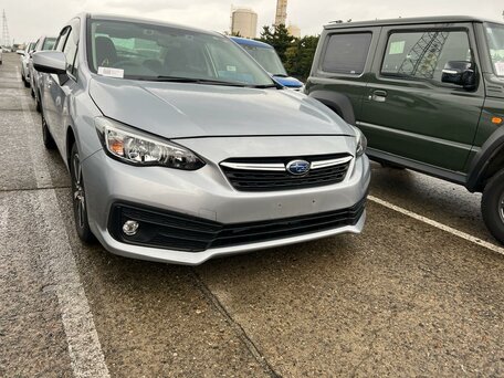 2021 Subaru Impreza V Рестайлинг, серебристый, 1475000 рублей, вид 3