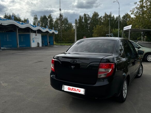 2015 Lada (ВАЗ) Granta I, чёрный, 323000 рублей - вид 3