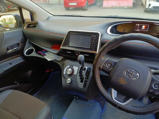 2020 Toyota Sienta II Рестайлинг, синий, 1850000 рублей, вид 5