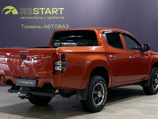 2019 Mitsubishi L200 V Рестайлинг, оранжевый, 1820000 рублей, вид 2