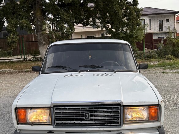 2010 Lada (ВАЗ) 2107, белый - вид 2