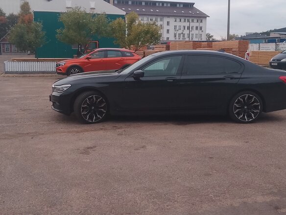 2017 BMW 7 серии Long 730Ld xDrive VI (G11/G12), чёрный, 2880195 рублей - вид 1