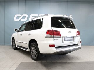 2015 Lexus LX 570 III Рестайлинг, белый, 4950000 рублей, вид 2