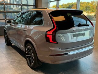 2025 Volvo XC90 B5 II Рестайлинг 2, серебристый, 9990000 рублей, вид 4