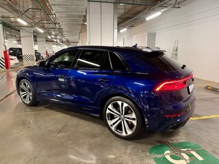 2020 Audi Q8 55 TFSI I (4M), синий, 6990000 рублей, вид 1