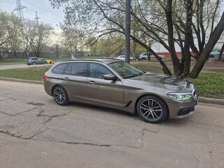 2018 BMW 5 серии 520d VII (G30/G31/G38), коричневый, 3490000 рублей, вид 3