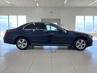 2017 Mercedes-Benz E-Класс 200 V (W213, S213, C238), синий, 2445000 рублей, вид 4