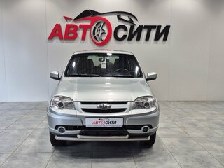 2016 Chevrolet Niva I Рестайлинг, серебристый, 620000 рублей, вид 2