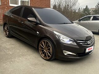 2016 Hyundai Solaris I Рестайлинг, коричневый, 1050000 рублей, вид 3