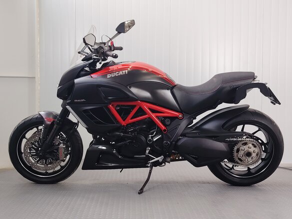 2013 Ducati Diavel, чёрный, 849000 рублей - вид 4