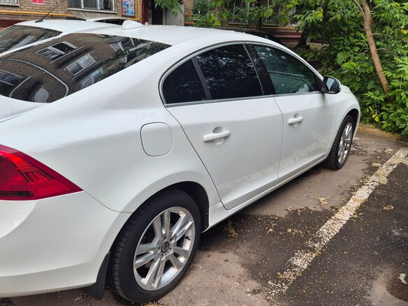 2012 Volvo S60 II, белый, 900000 рублей - вид 4