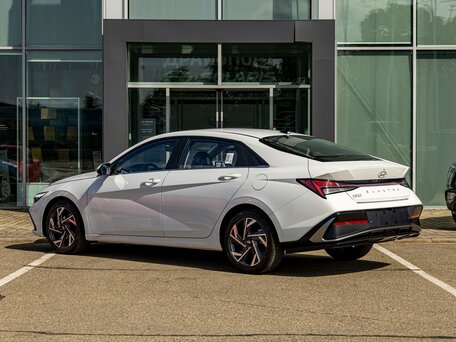 2026 Hyundai Elantra VII (CN7) Рестайлинг, белый, 2465000 рублей, вид 4