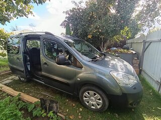 2010 Citroen Berlingo II, серый, 900000 рублей, вид 4